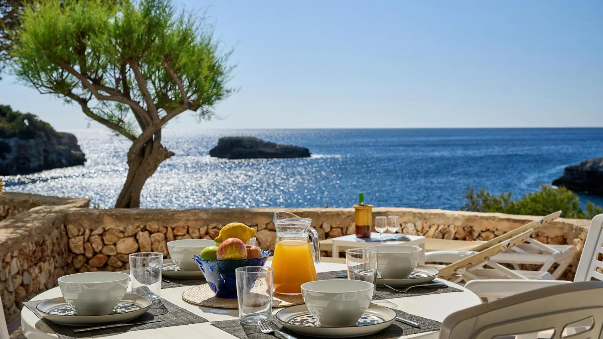 Sea Frontline Apartment 'Faraona'. Pool. Wifi Сантаньи 0*,  Испания