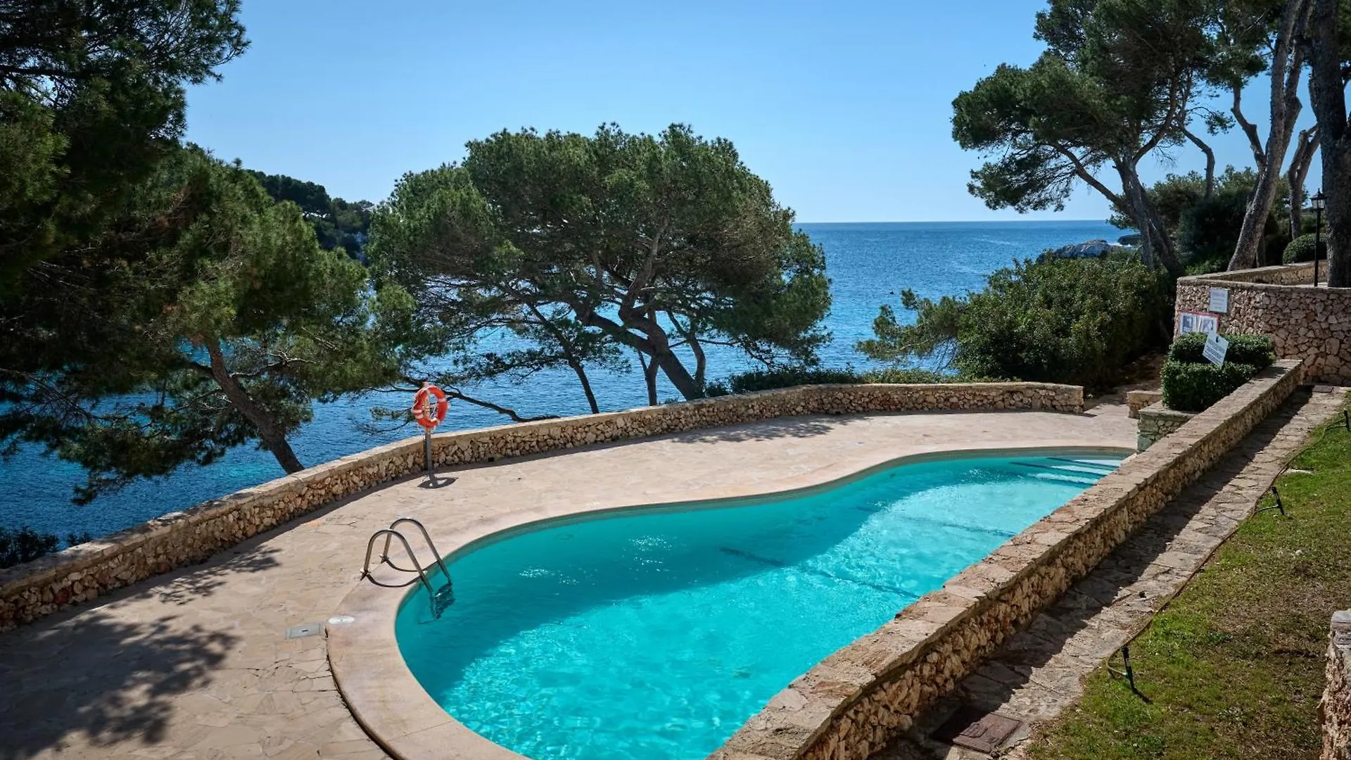 Sea Frontline Apartment 'Faraona'. Pool. Wifi Сантаньи 0*,