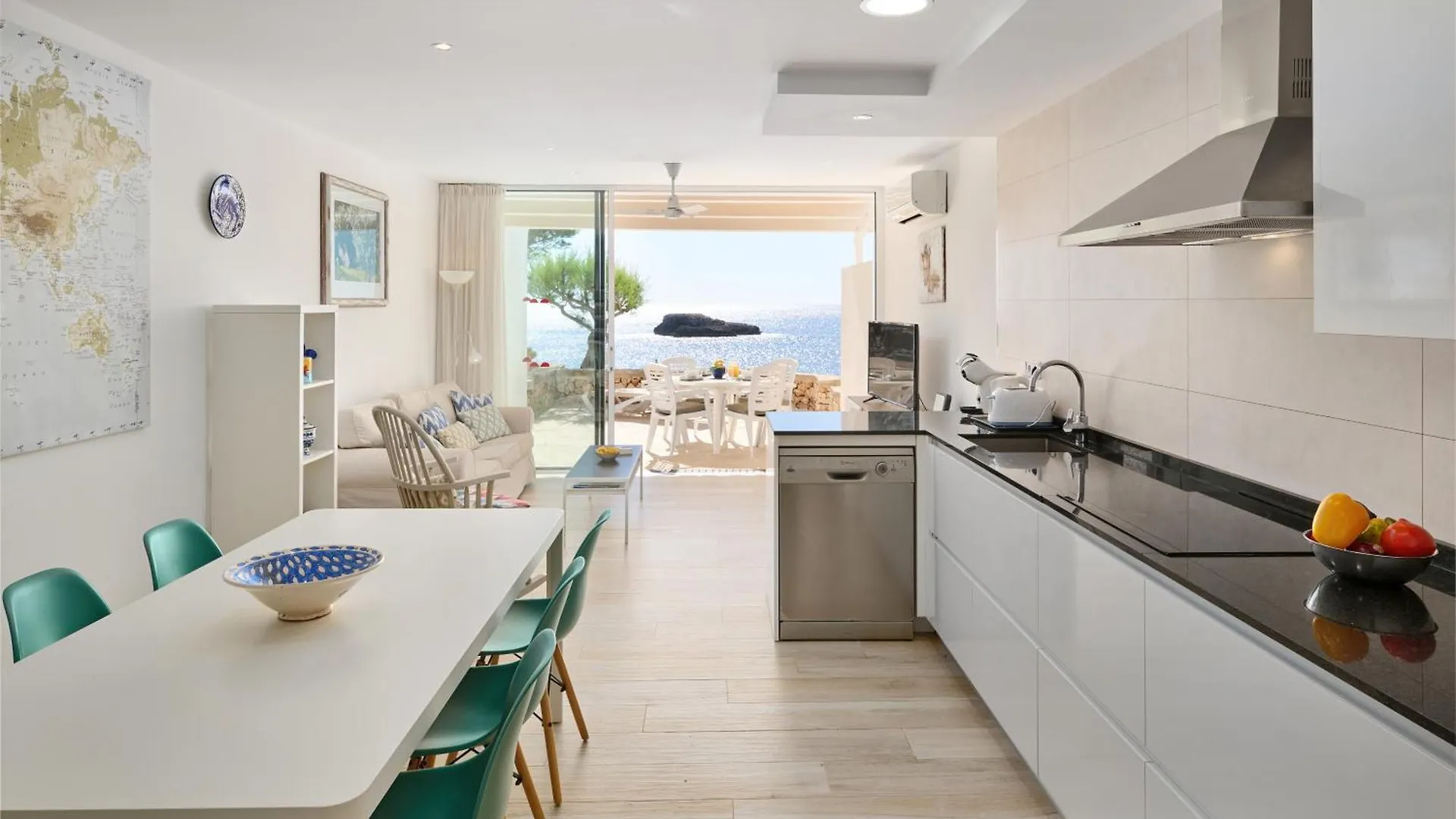 Sea Frontline Apartment 'Faraona'. Pool. Wifi Santanyi