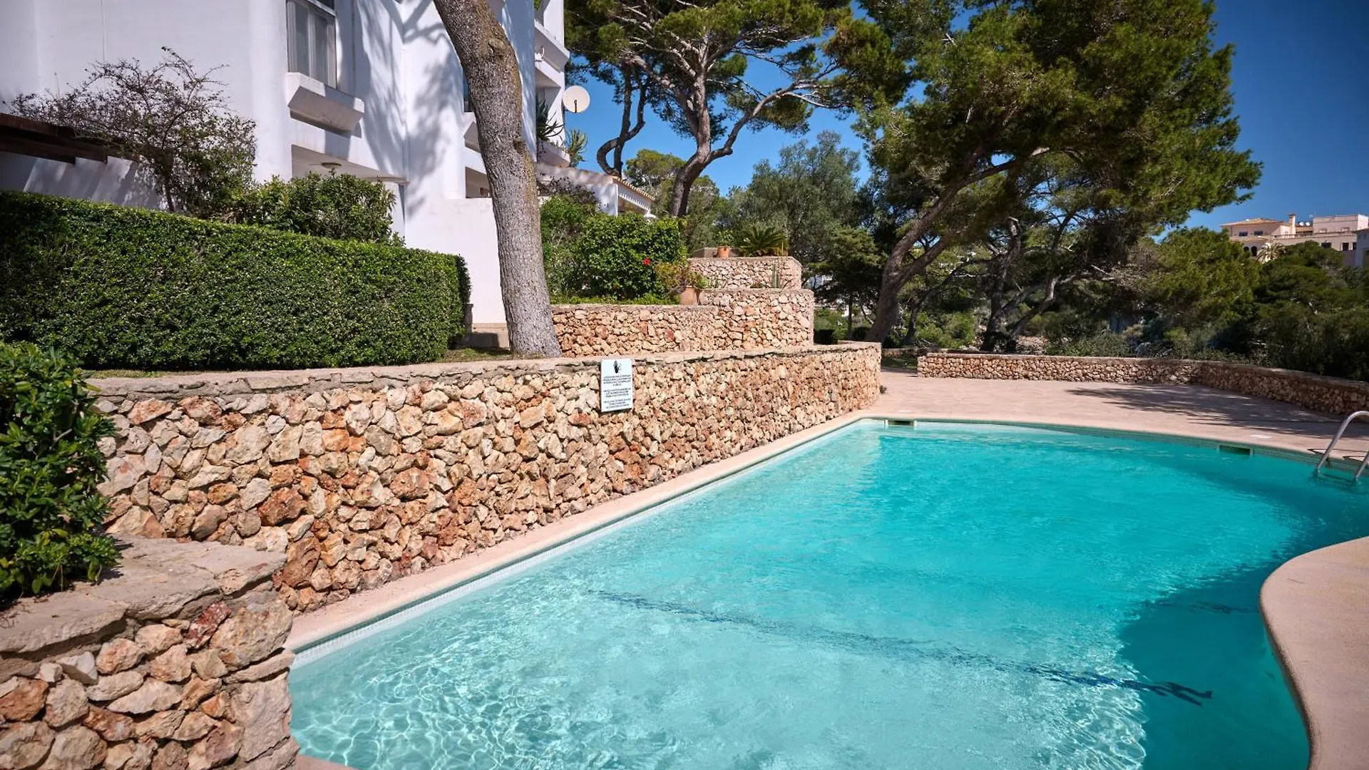Sea Frontline Apartment 'Faraona'. Pool. Wifi Santanyi